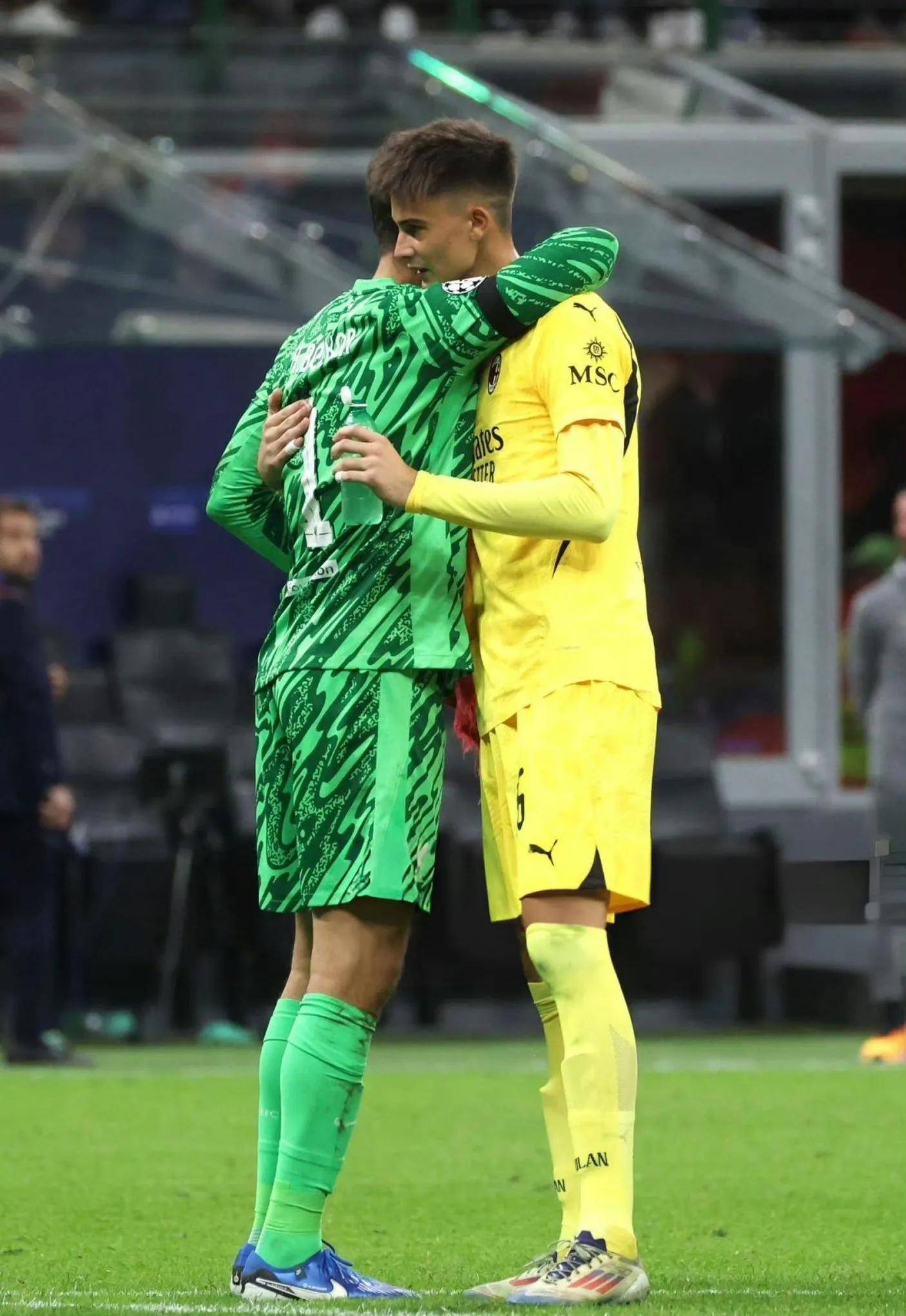 欧冠加时末段走向成谜，AC米兰迎来里程碑，话题不断，更衣室氛围转暖的简单介绍